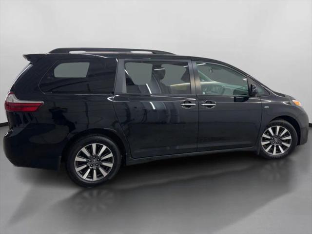 2018 Toyota Sienna XLE 7 Passenger