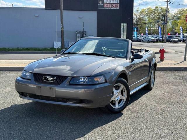 2004 Ford Mustang Deluxe