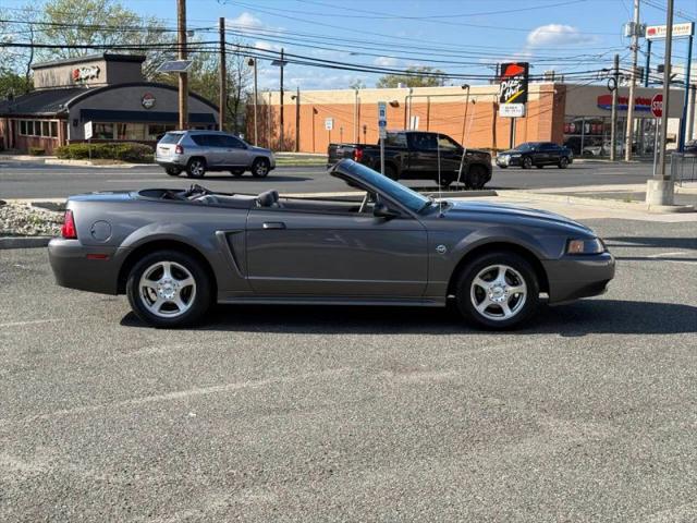 2004 Ford Mustang Deluxe