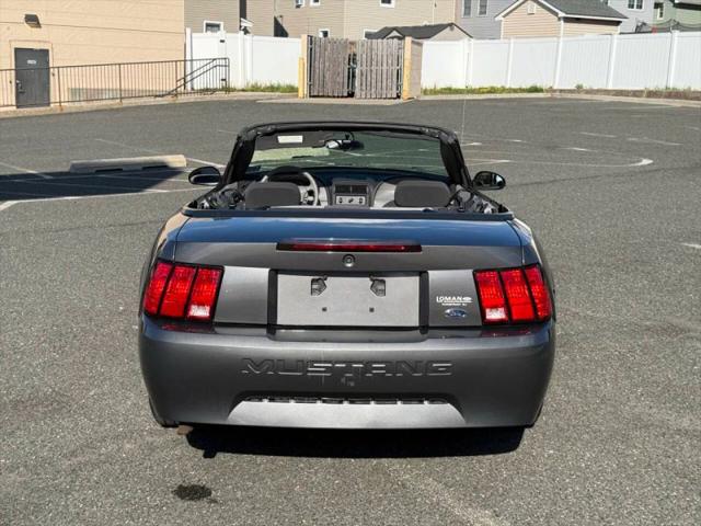 2004 Ford Mustang Deluxe
