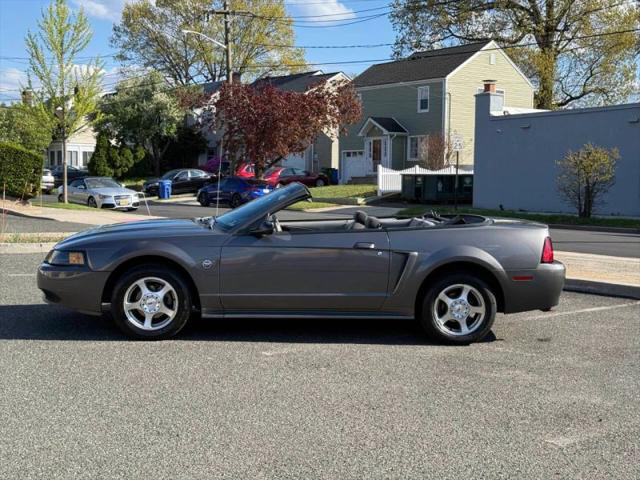 2004 Ford Mustang Deluxe