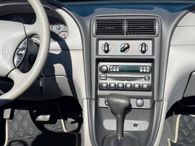 2004 Ford Mustang Deluxe