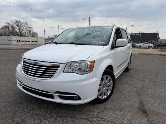 2016 Chrysler Town & Country Touring for sale in Lincoln Park, MI