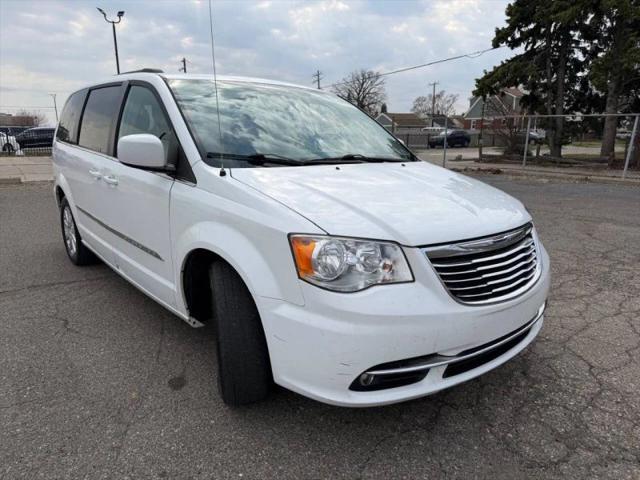 2016 Chrysler Town & Country Touring
