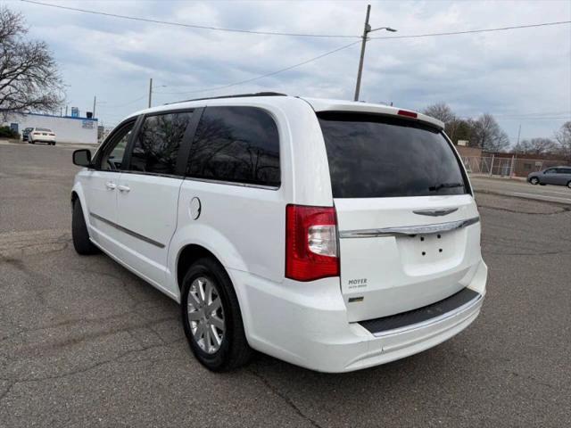 2016 Chrysler Town & Country Touring