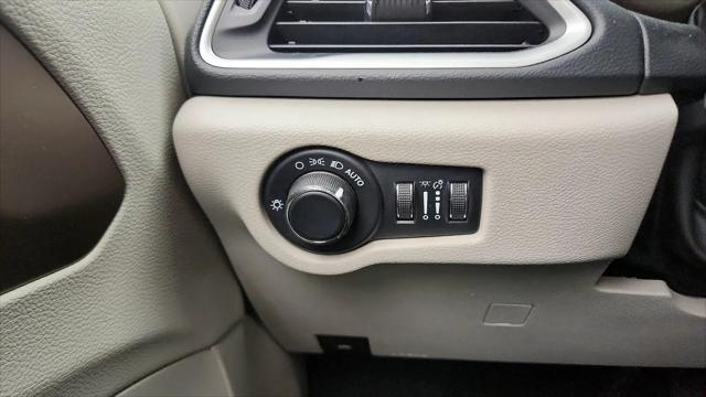 2023 Chrysler Voyager LX
