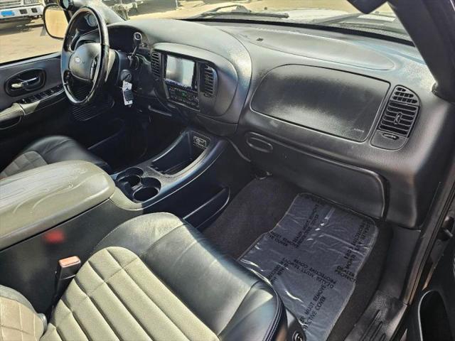 2002 Ford F-150 LARIAT