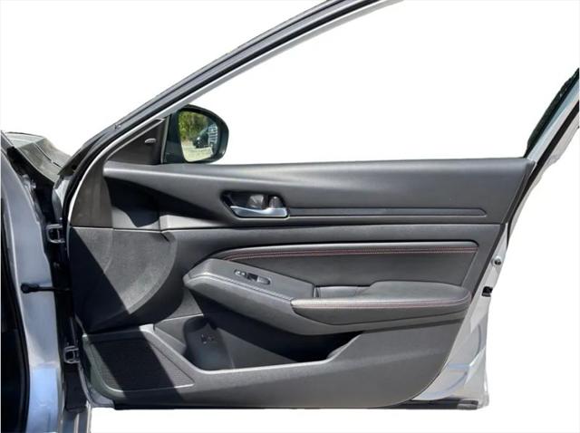2020 Nissan Altima SR FWD
