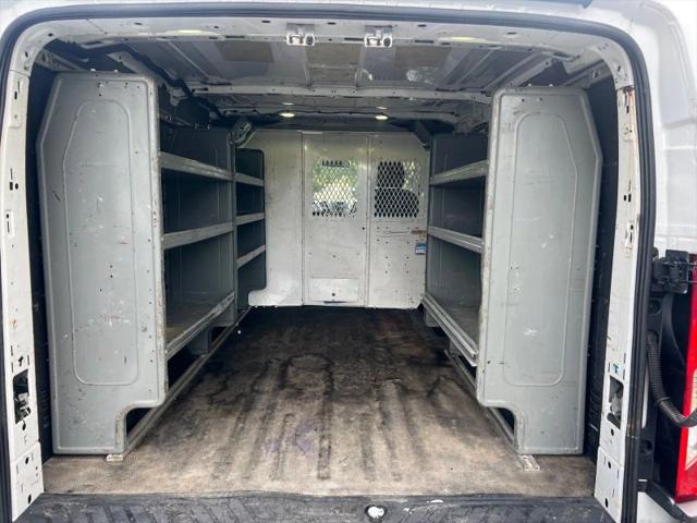 2017 Ford Transit w/Sliding Side Door w/RWB