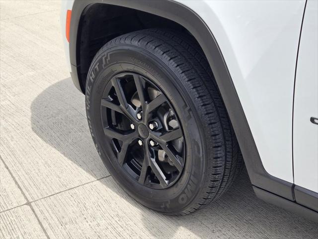 2025 Jeep Grand Cherokee Altitude 4x4