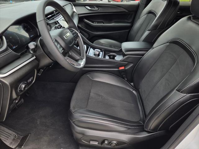 2025 Jeep Grand Cherokee Altitude 4x4