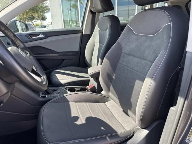 2024 Volkswagen Taos 1.5T SE
