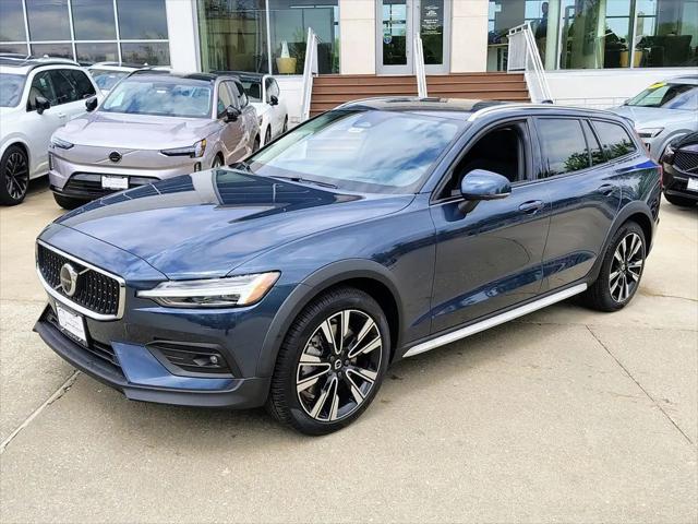 2026 Volvo V60 Cross Country Ultra, B5 AWD Gas (mild hybrid)