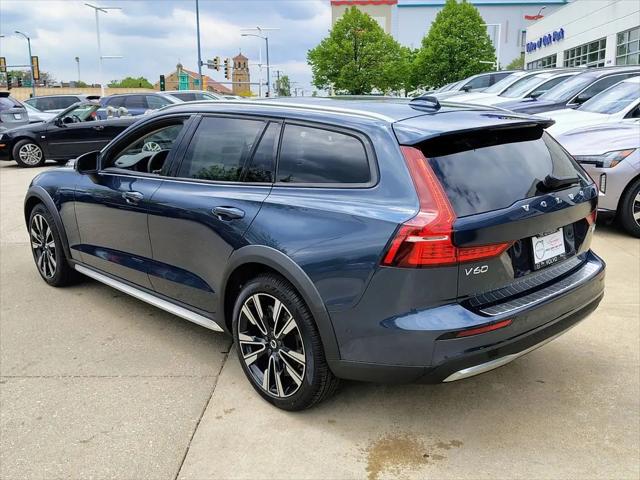 2026 Volvo V60 Cross Country Ultra, B5 AWD Gas (mild hybrid)