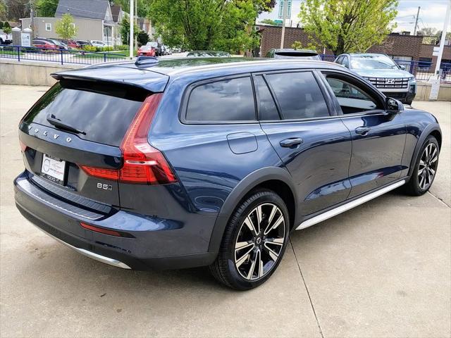 2026 Volvo V60 Cross Country Ultra, B5 AWD Gas (mild hybrid)