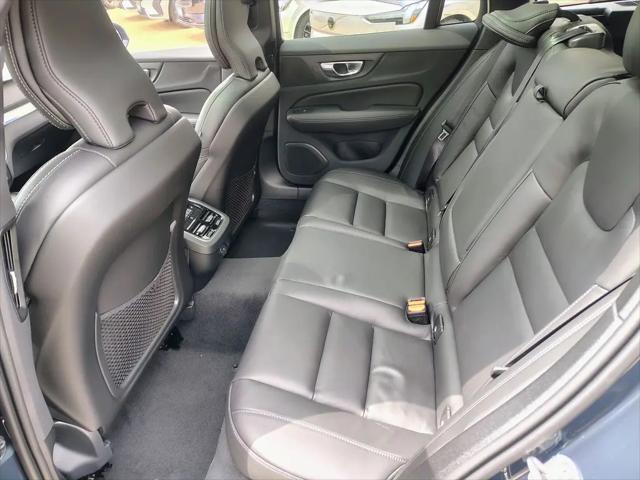 2026 Volvo V60 Cross Country Ultra, B5 AWD Gas (mild hybrid)