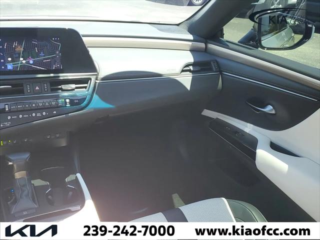 2023 Lexus ES 350 F SPORT Handling