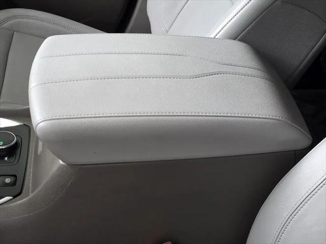 2021 Chevrolet Traverse AWD LT Leather