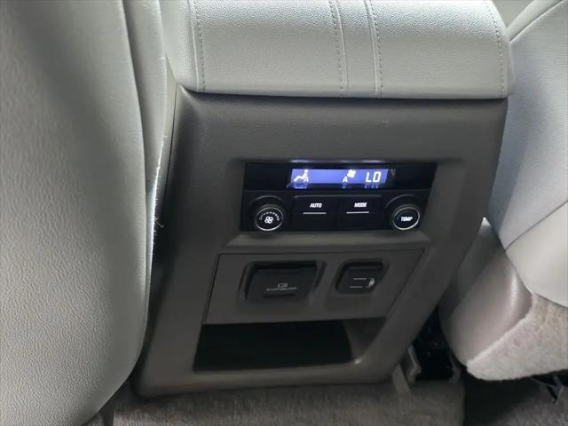 2021 Chevrolet Traverse AWD LT Leather
