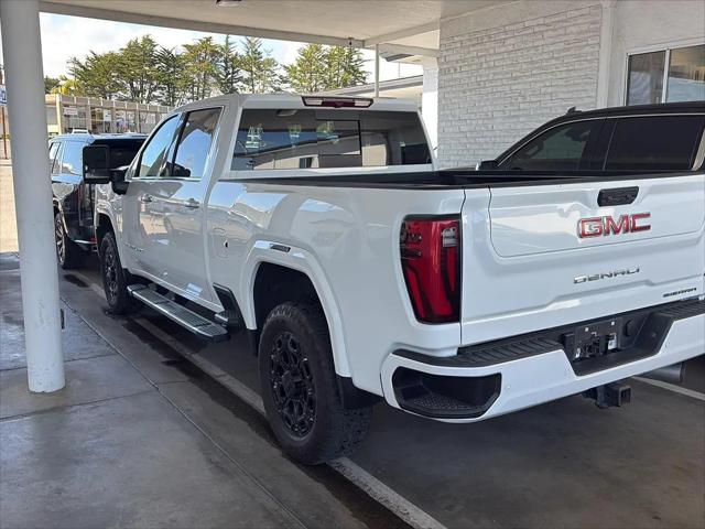 2024 GMC Sierra 2500HD 4WD Crew Cab Standard Bed Denali