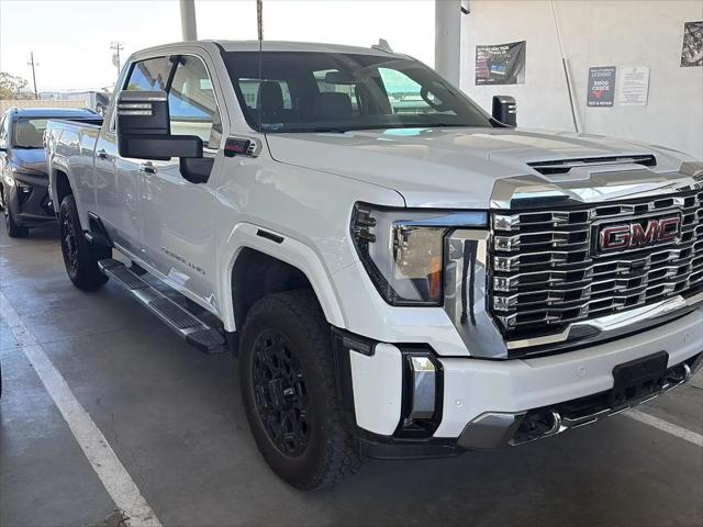 2024 GMC Sierra 2500HD 4WD Crew Cab Standard Bed Denali