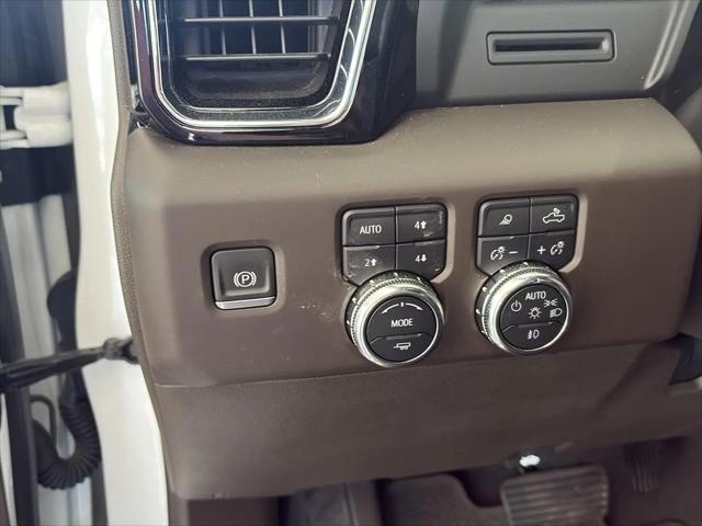 2024 GMC Sierra 2500HD 4WD Crew Cab Standard Bed Denali