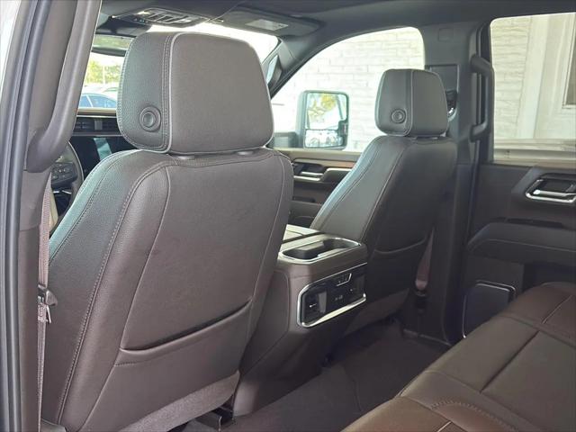 2024 GMC Sierra 2500HD 4WD Crew Cab Standard Bed Denali