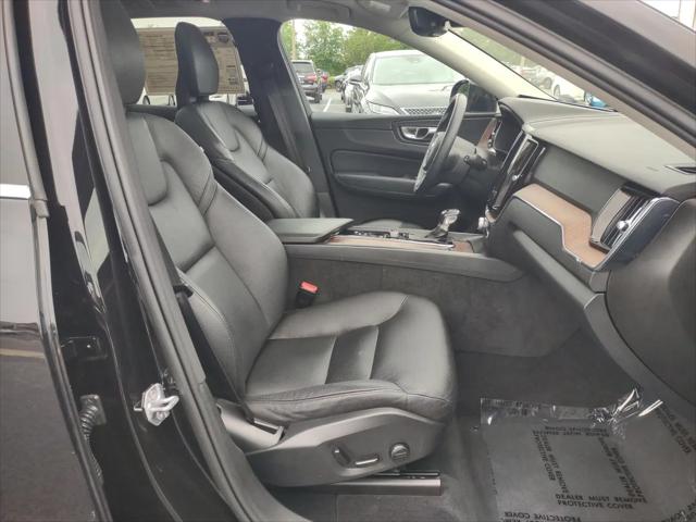 2021 Volvo XC60 T6 Momentum