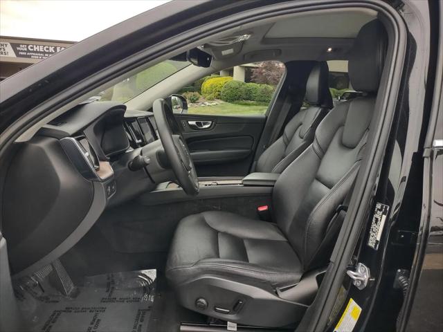 2021 Volvo XC60 T6 Momentum