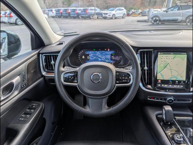 2025 Volvo S60 T8 Plus