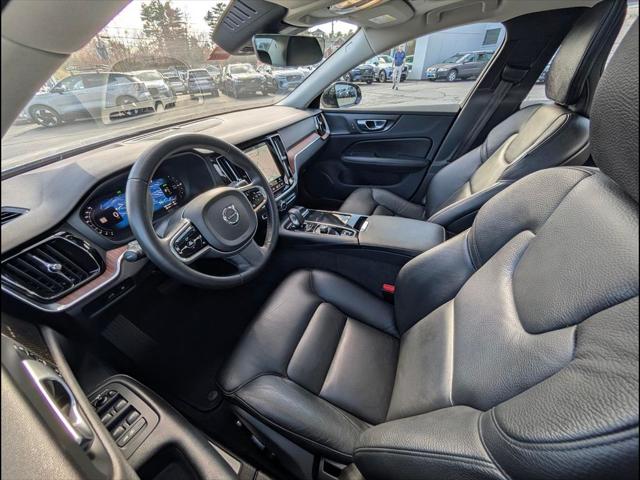 2025 Volvo S60 T8 Plus