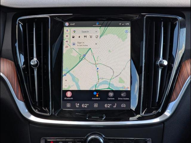 2025 Volvo S60 T8 Plus