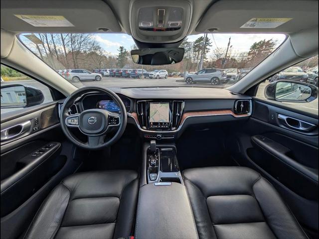 2025 Volvo S60 T8 Plus