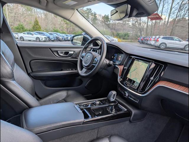 2025 Volvo S60 T8 Plus
