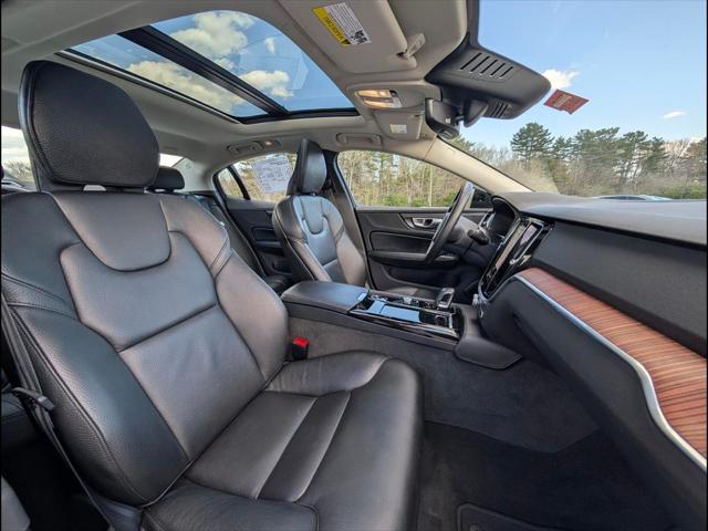 2025 Volvo S60 T8 Plus