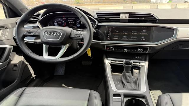 2025 Audi Q3 Premium 45 TFSI S line quattro Tiptronic