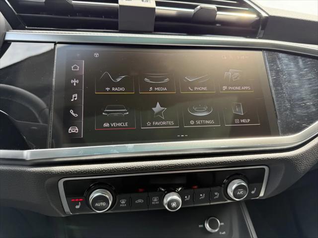 2025 Audi Q3 Premium 45 TFSI S line quattro Tiptronic