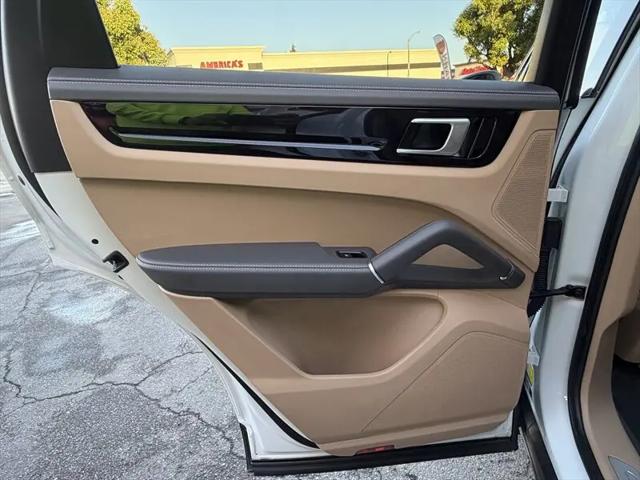 2021 Porsche Cayenne Cayenne