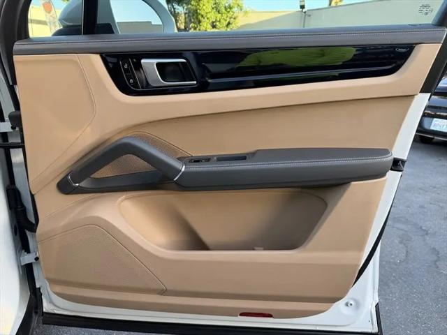 2021 Porsche Cayenne Cayenne