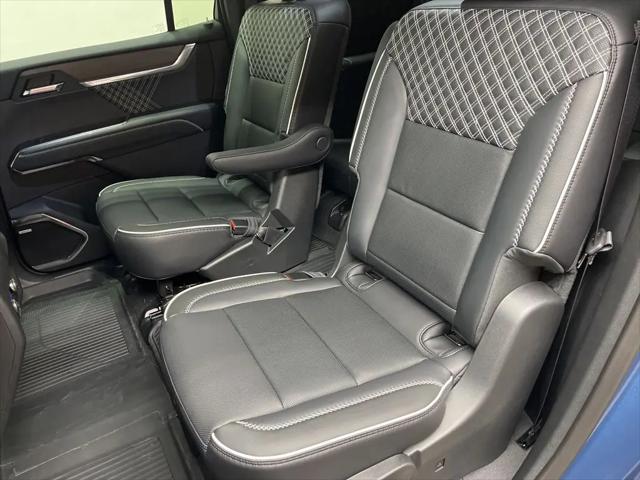 2026 GMC Acadia Denali AWD