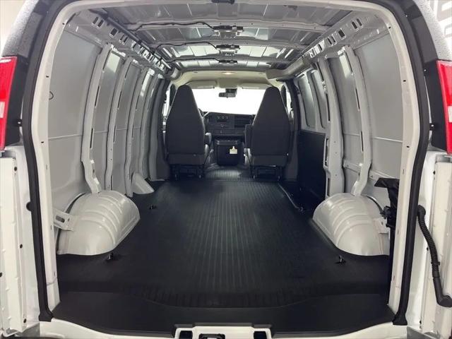 2026 GMC Savana Cargo 2500 Regular Wheelbase, Work Van, RWD