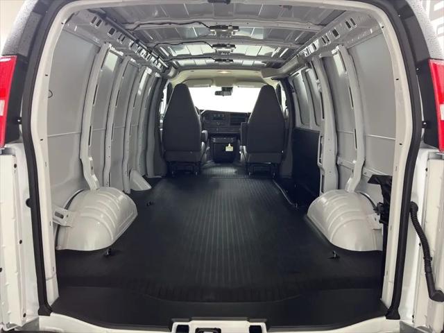 2026 GMC Savana Cargo 2500 Regular Wheelbase, Work Van, RWD