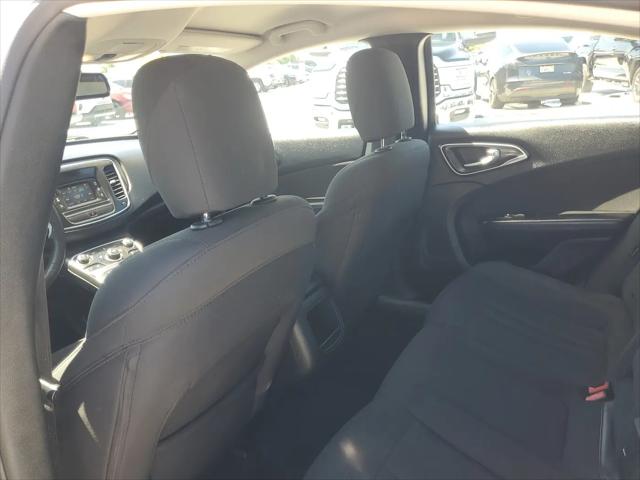 2016 Chrysler 200 LX
