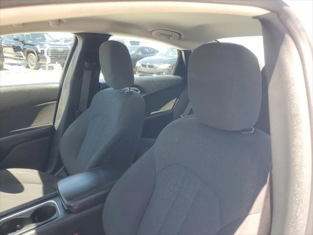 2016 Chrysler 200 LX