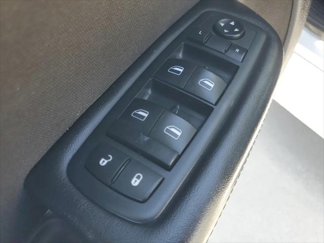 2016 Chrysler 200 LX
