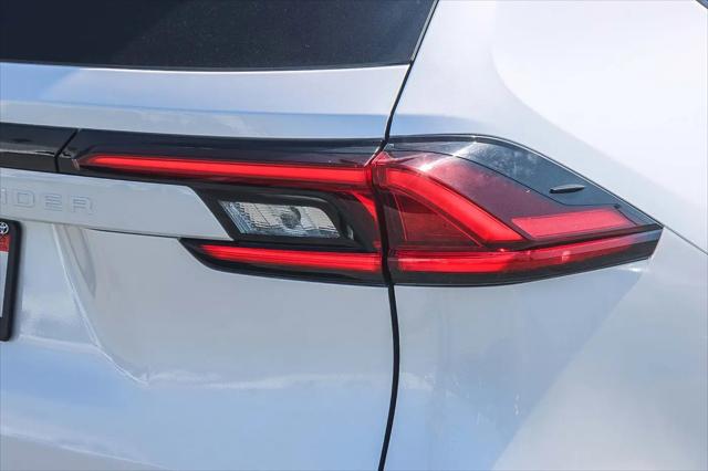 2025 Toyota Grand Highlander LE