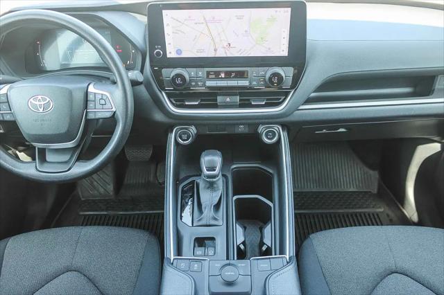 2025 Toyota Grand Highlander LE