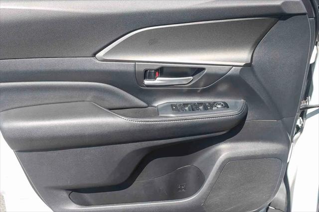 2025 Toyota Grand Highlander LE