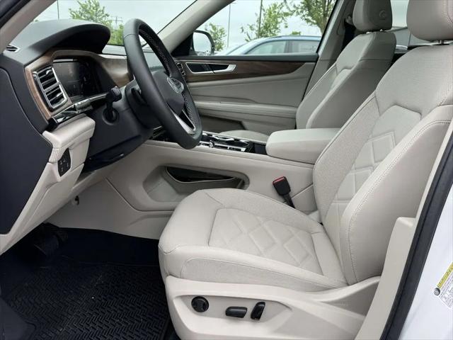 2026 Volkswagen Atlas SE with Technology