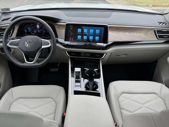 2026 Volkswagen Atlas SE with Technology